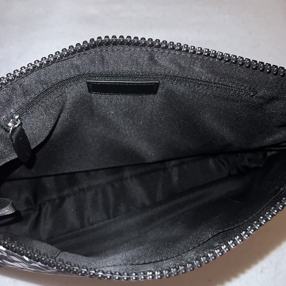 GILI NWOT Large Zipper Pouch - Picture 6 of 7